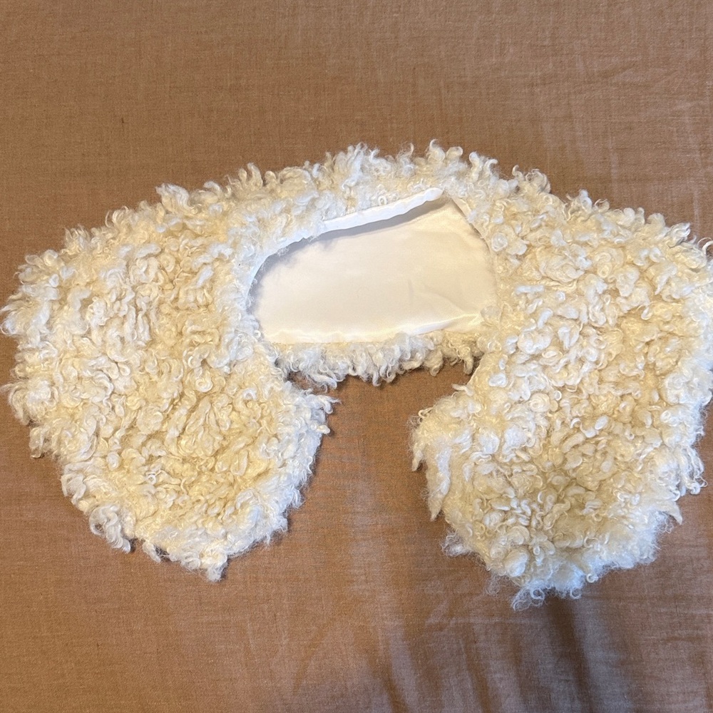 Never Fully Dressed Cream Curly Faux-Shearling Collar Scarf